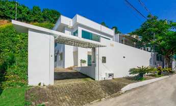 Imagem: Casa Alto Padrão na Praia dos Amores em