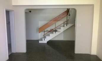 Imagem 7: Guadalajara, 4 dormitórios, 1 suítes, 1 banheiros, 2 vagas na garagem, 245M² de Área Const