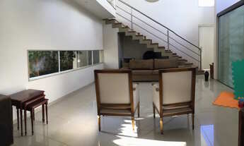 Imagem 4: Casa de dois pavimentos no Villa dos Ipês em Uberlândia com 3 suítes