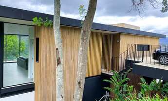 Imagem: Casa em condomínio com 4 quartos a venda