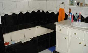 Imagem: Casa com 4 Dormitorio(s) localizado(a) no