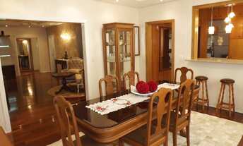 Imagem 7: LUXUOSA residência localizada no Centro da cidade de Canela!!!