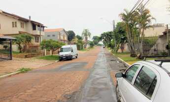 Imagem 3: Excelente terreno de 330 m² em aclive na Igara!