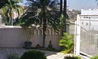 Imagem 4: Casa de 04 pisos com 05 dormitórios sendo 03 suítes á venda no bairro Presidente Médici, C