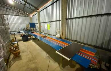 Imagem 7: Empresa em pleno funcionamento com maquinário completo para produção de papel toalha e pap