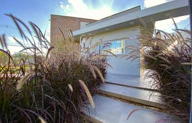 Imagem 4: Casa de Alto Padrão com lago particular no Lot. Ouro Verde em Getúlio! Veja!