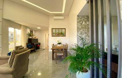 Imagem 7: Casa de Alto Padrão com lago particular no Lot. Ouro Verde em Getúlio! Veja!