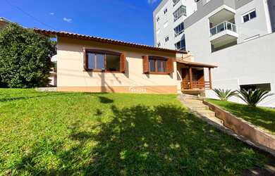 Imagem 2: Ampla casa no Centro de Estação