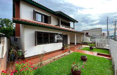 Imagem 3: Casa ampla com grande terreno, na saída para Estação!