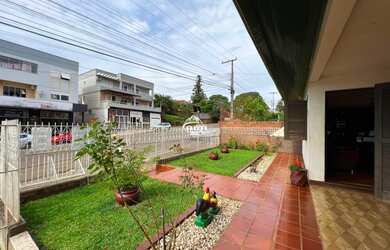 Imagem 4: Casa ampla com grande terreno, na saída para Estação!