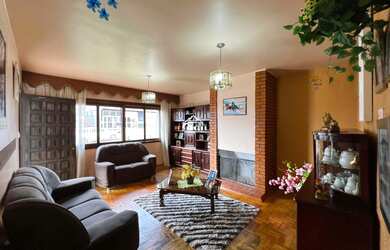 Imagem 6: Casa ampla com grande terreno, na saída para Estação!