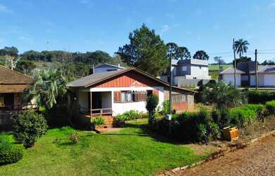 Imagem 2: Casa em madeira, de esquina, no Bairro Consoladora em Getúlio Vargas!