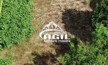 Imagem: Terreno plano, pronto para construir, na