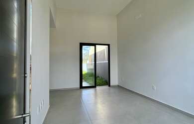 Imagem 6: Casa contemporânea com amplo pátio em Estância Velha