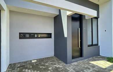 Imagem 5: Casa contemporânea com amplo pátio em Estância Velha