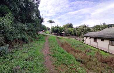 Imagem 2: Amplo terreno, 560M² de Área Total