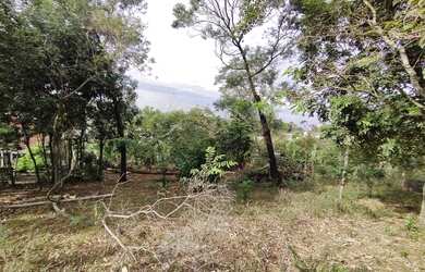 Imagem 3: Amplo terreno com vista panorâmica