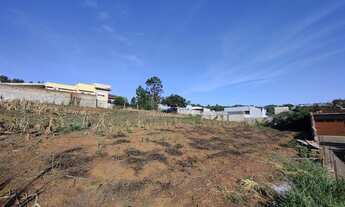 Imagem: Terreno no loteamento Carolina - Jardim