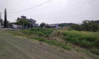 Imagem: Amplo terreno, 520M² de Área Total