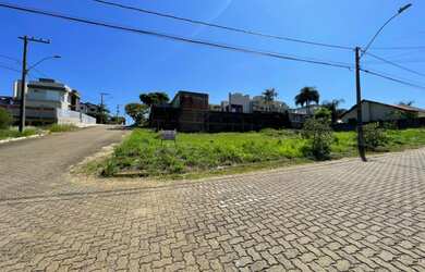 Imagem 2: TERRENO PLANO DE ESQUINA