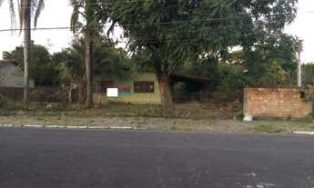 Imagem: Dois terrenos juntos com casa de alvenaria