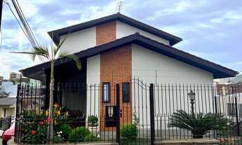 Imagem: Casa com 3 Dormitorio(s) localizado(a) no