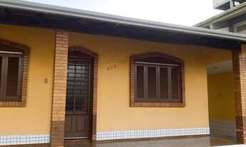 Imagem: Casa com três dormitórios no Centro de