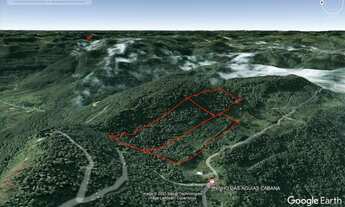 Imagem: LINDA ÁREA DE TERRA AO LADO DO NINHO DAS