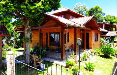 Imagem 4: EXCELENTE INVESTIMENTO, DUAS CASAS EM UMA LINDA ESQUINA!