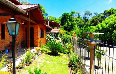 Imagem 7: EXCELENTE INVESTIMENTO, DUAS CASAS EM UMA LINDA ESQUINA!