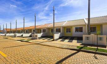 Imagem 7: Parque Itália. Pátio na frente e nos fundos