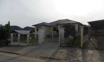 Imagem: Casa com 4 Dormitorio(s) localizado(a) no