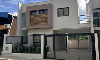 Imagem: SOBRADO NO BAIRRO SAGRADA FAMÍLIA