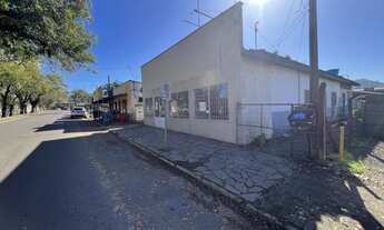 Imagem 3: PRÉDIO COMERCIAL E UMA CASA NO BAIRRO CENTRAL