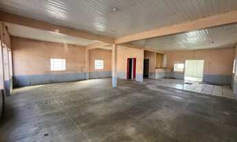 Imagem 7: PRÉDIO COMERCIAL E UMA CASA NO BAIRRO CENTRAL