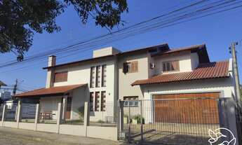 Imagem: Casa com 3 Dormitorio(s) localizado(a) no