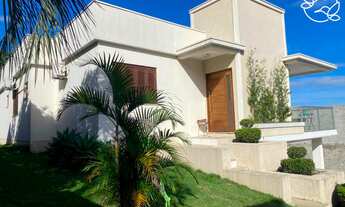 Imagem: Casa com 3 Dormitorio(s) localizado(a) no