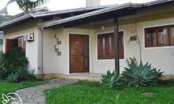 Imagem: Casa com 3 Dormitorio(s) localizado(a) no