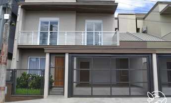 Imagem: Casa com 3 Dormitorio(s) localizado(a) no