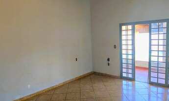 Imagem 3: Casa Residencial ou Comercial sendo 3/4 e 1 Suíte com Piscina