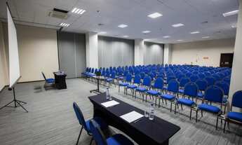 Imagem: Prédio na Avenida Rubens de Mendonça