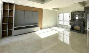 Imagem 7: Sobrado novo, com 03 suítes, pátio nos fundos, espaço para 02 veículos na frente, possibil