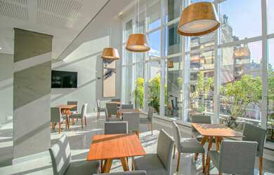 Imagem 3: Apartamento com amplo terraço particular