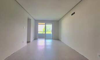 Imagem 4: Apartamento amplo de 2 dormitórios no 5 º andar, com sacada, elevador, gas central e salã