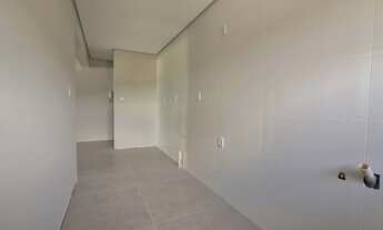 Imagem 7: Apartamento amplo de 2 dormitórios no 5 º andar, com sacada, elevador, gas central e salã