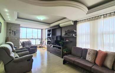 Imagem 4: Belo apartamento, semi-mobiliado, andar alto., com uma vista incrível da cidade e uma ótim