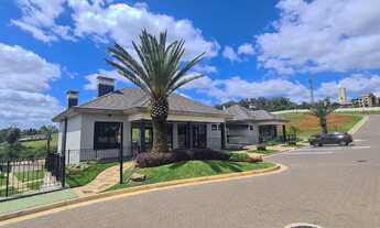 Imagem 4: Terreno em aclive em relação a rua, quadra F, Lote 06