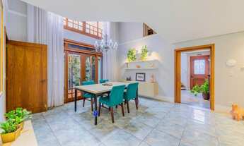 Imagem 7: Casa com 338,13 m² de área construída, 4 dormitórios, sendo 1 suíte, a 3 min do Centro de