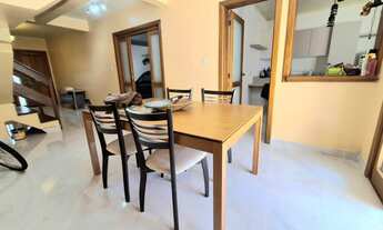 Imagem 4: Sobrado 3 dormitórios, sendo 1 suite com espaço para 3 carros, na parte nobre do Cristo R