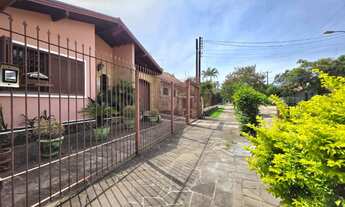 Imagem 4: Casa plana, com possiblidade para 3 dormitórios, vaga para 3 carros, com salão de festas